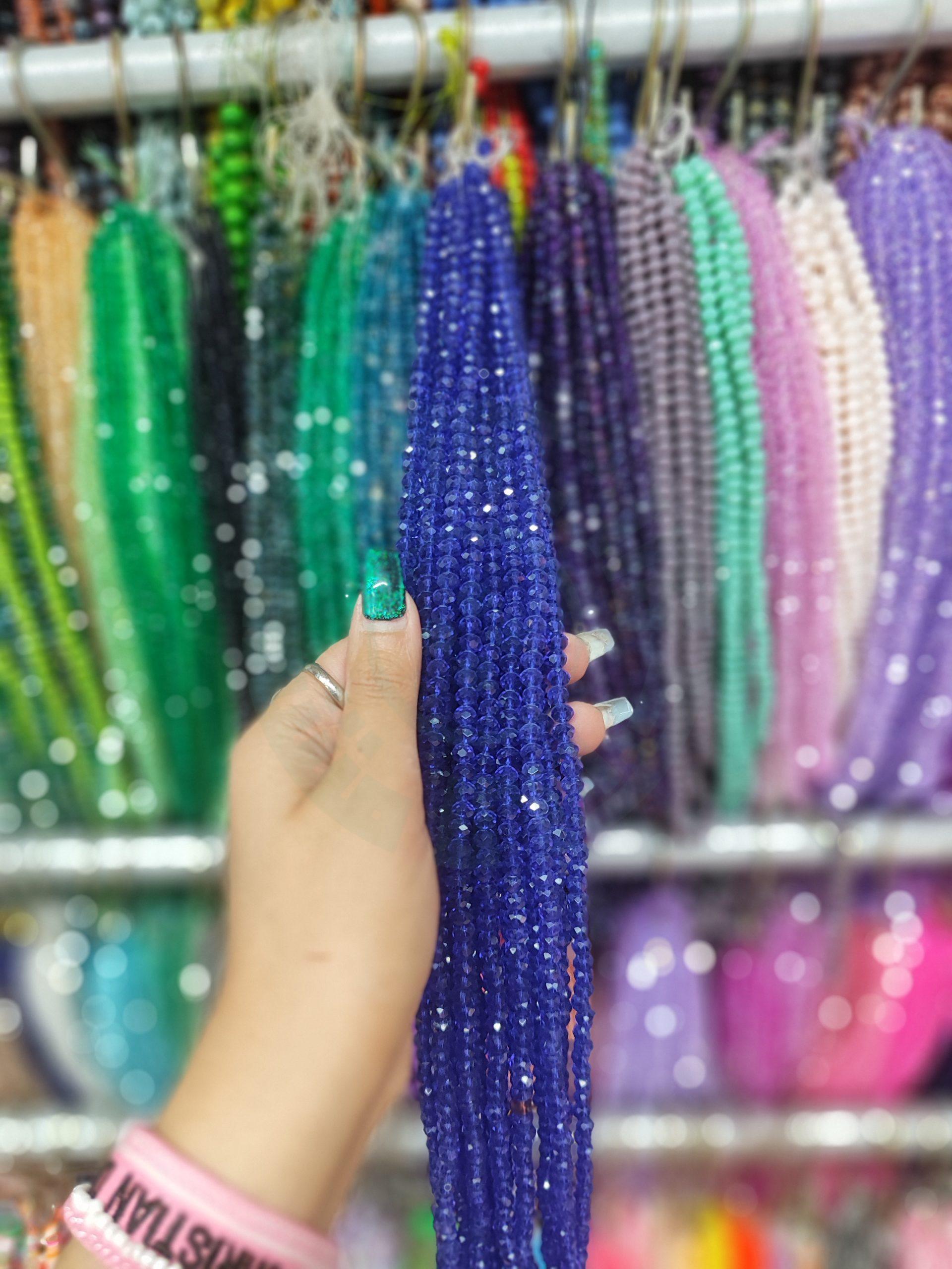 مهره کریستال تراش سایز 6 رنگ آبی کاربنی شیشه ای(ریسه ای)