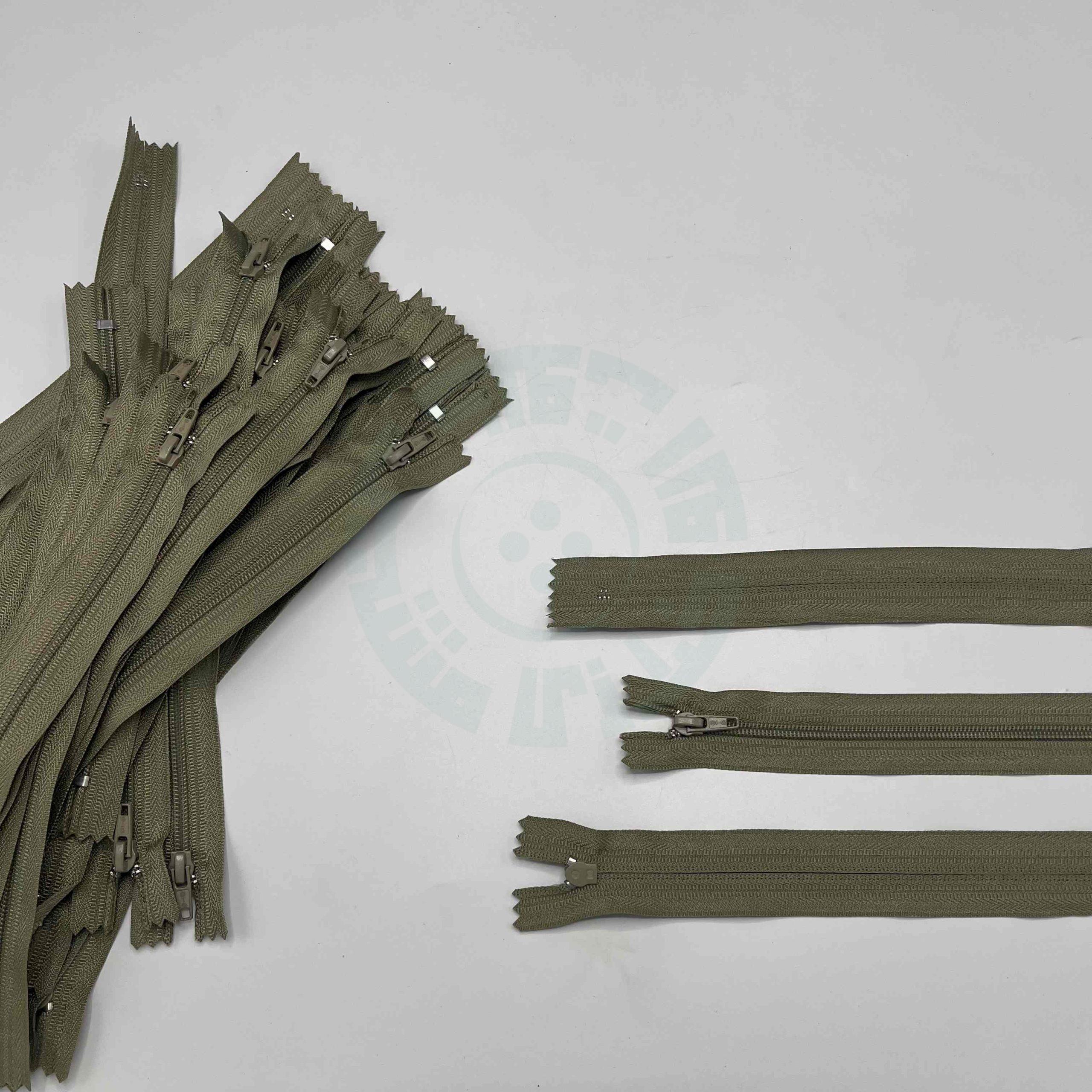 زیپ 20سانت معمولی دنده 4 رنگ سبز کد D109 (بسته100عددی)