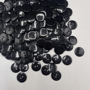 دکمه دوسوراخ مشکی سایز 32 (بسته حدود500عددی)