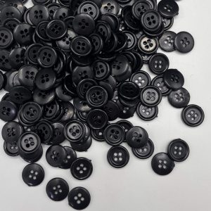دکمه چهارسوراخ پلاستیکی رنگ مشکی (بسته500عددی)
